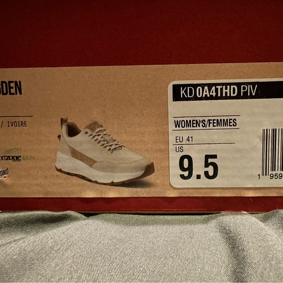 Kodiak woman’s hiking boots ( new) - Picture 2 of 9